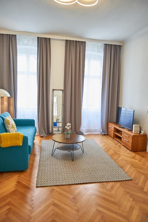 Renovated & Cozy - Close To Museumsquartier Wien Exterior foto